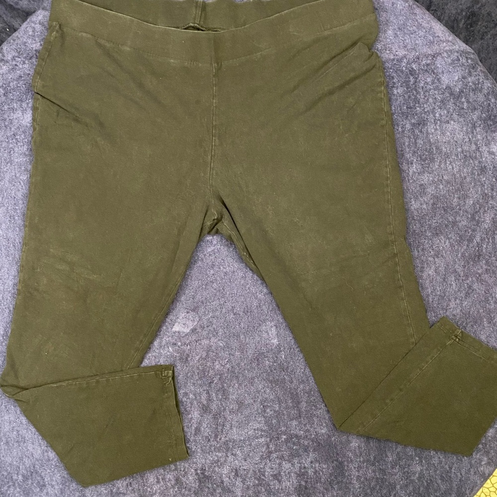 Torrid women’s black pants (724)